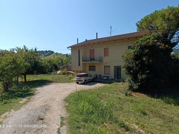 casa indipendente in vendita a Macerata in zona Montanello