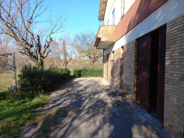 casa indipendente in vendita a Macerata in zona Villa Potenza
