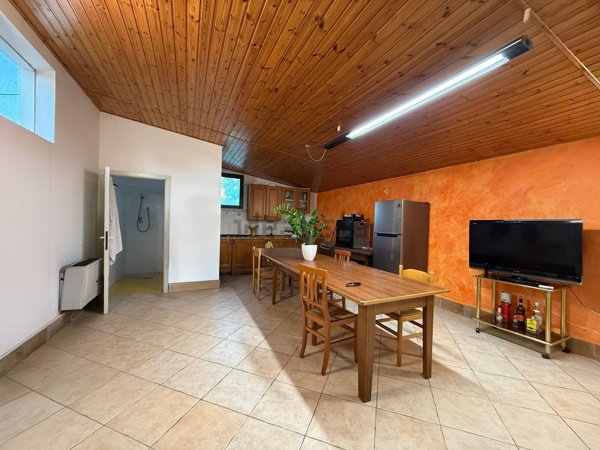 casa indipendente in vendita a Macerata