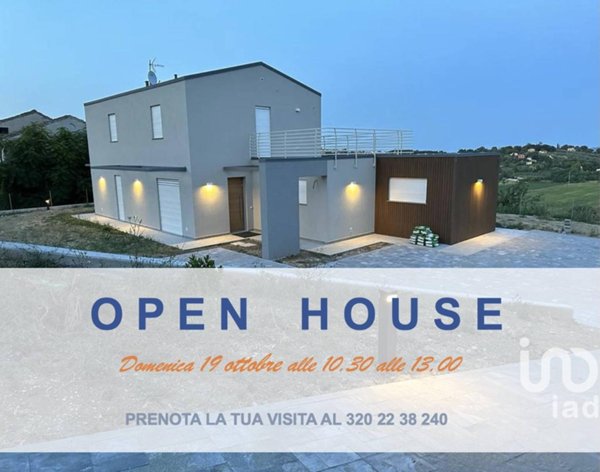 casa indipendente in vendita a Macerata