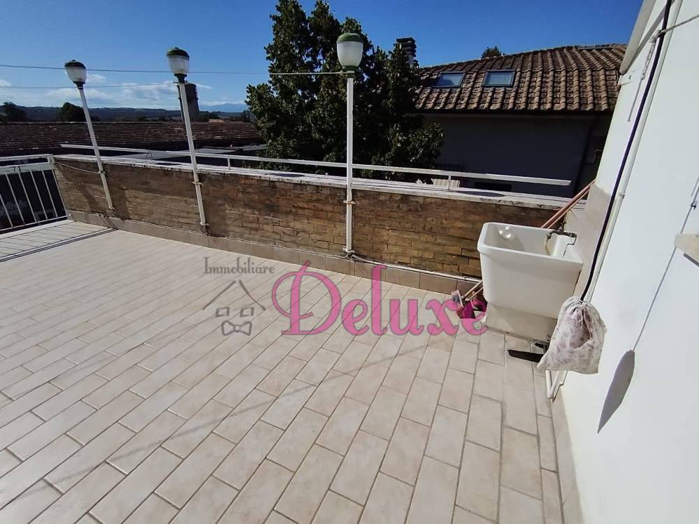 appartamento in vendita a Macerata in zona Sforzacosta