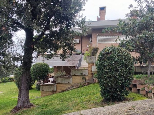 casa indipendente in vendita a Macerata in zona Montanello