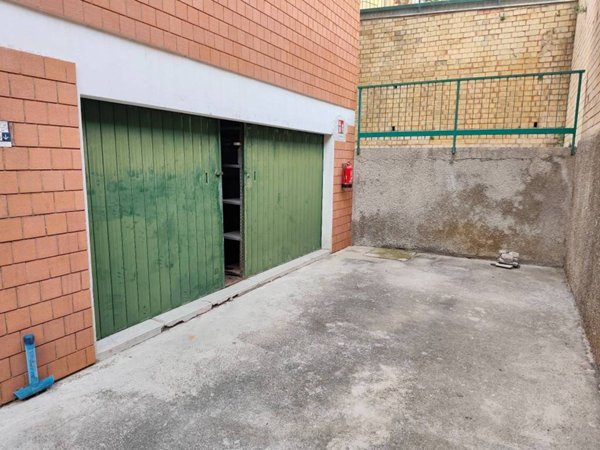 locale commerciale in vendita a Macerata