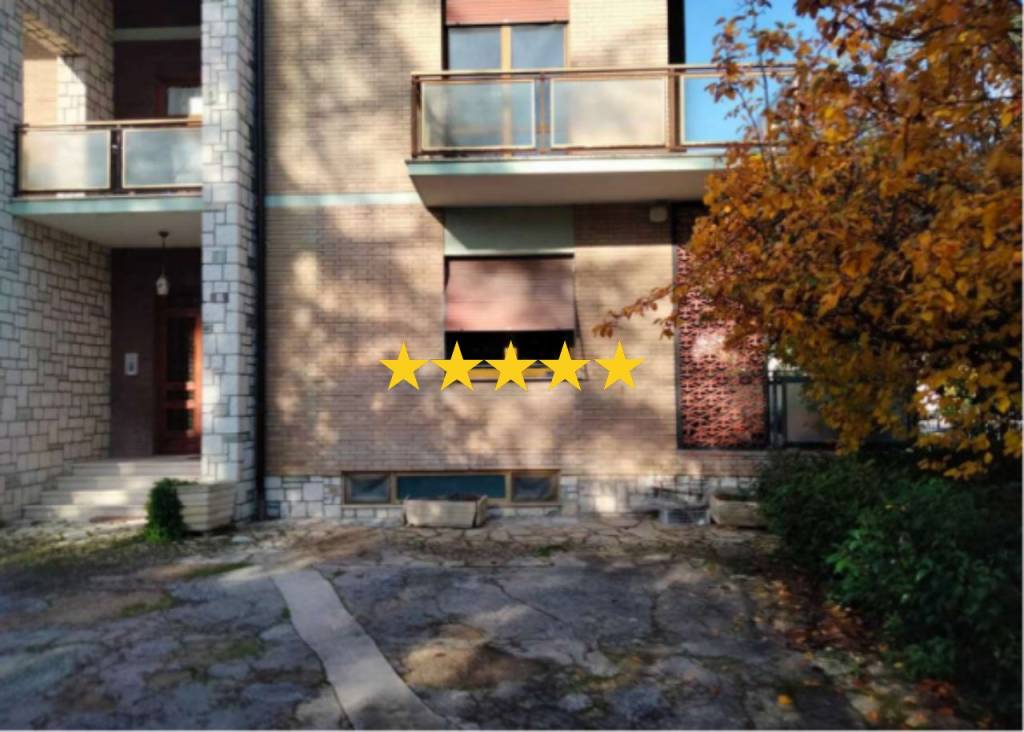 appartamento in vendita a Macerata in zona Piediripa