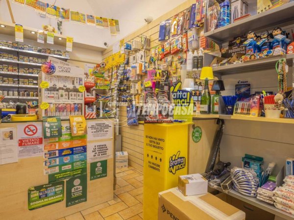 negozio in vendita a Macerata