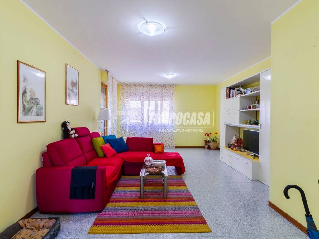 appartamento in vendita a Macerata in zona Sforzacosta