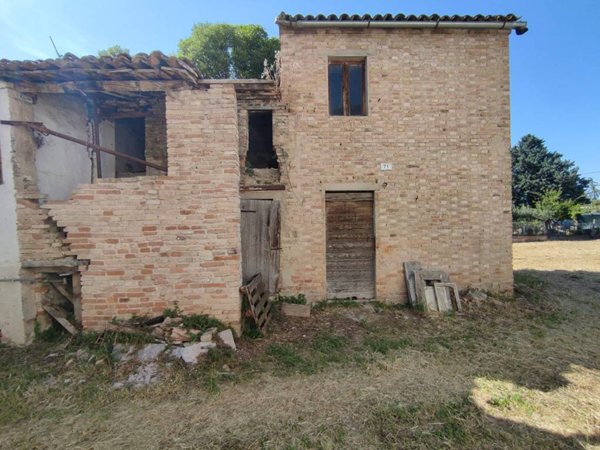 casa indipendente in vendita a Macerata in zona Villa Potenza