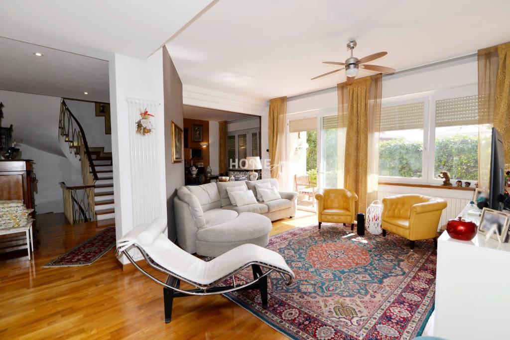 casa indipendente in vendita a Macerata