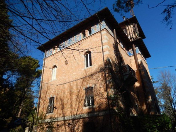 casa indipendente in vendita a Macerata
