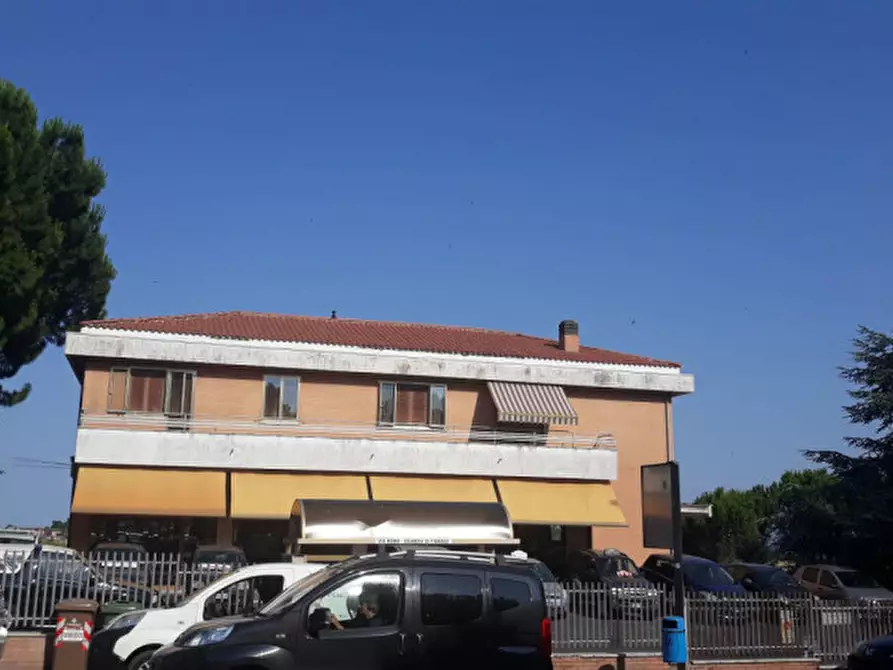 negozio in vendita a Macerata in zona Sforzacosta