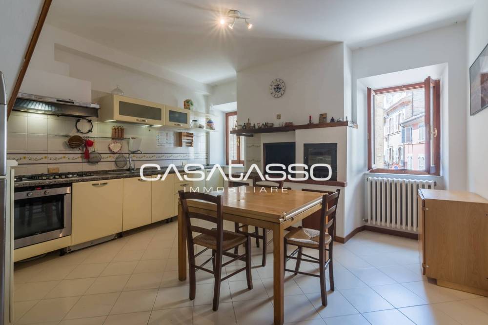 casa indipendente in vendita a Macerata