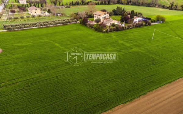 casa indipendente in vendita a Macerata in zona Villa Potenza