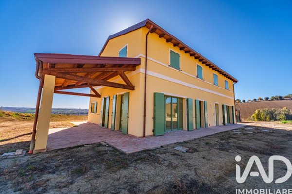 casa indipendente in vendita a Macerata