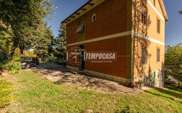 casa indipendente in vendita a Macerata in zona Santo Stefano