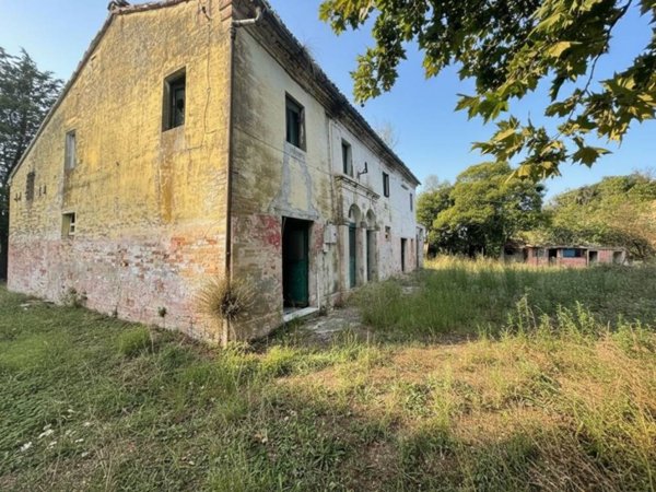 casa indipendente in vendita a Macerata in zona Villa Potenza