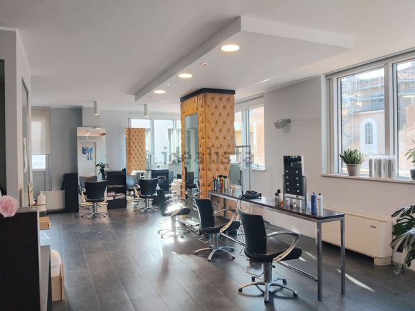 ufficio in vendita a Macerata