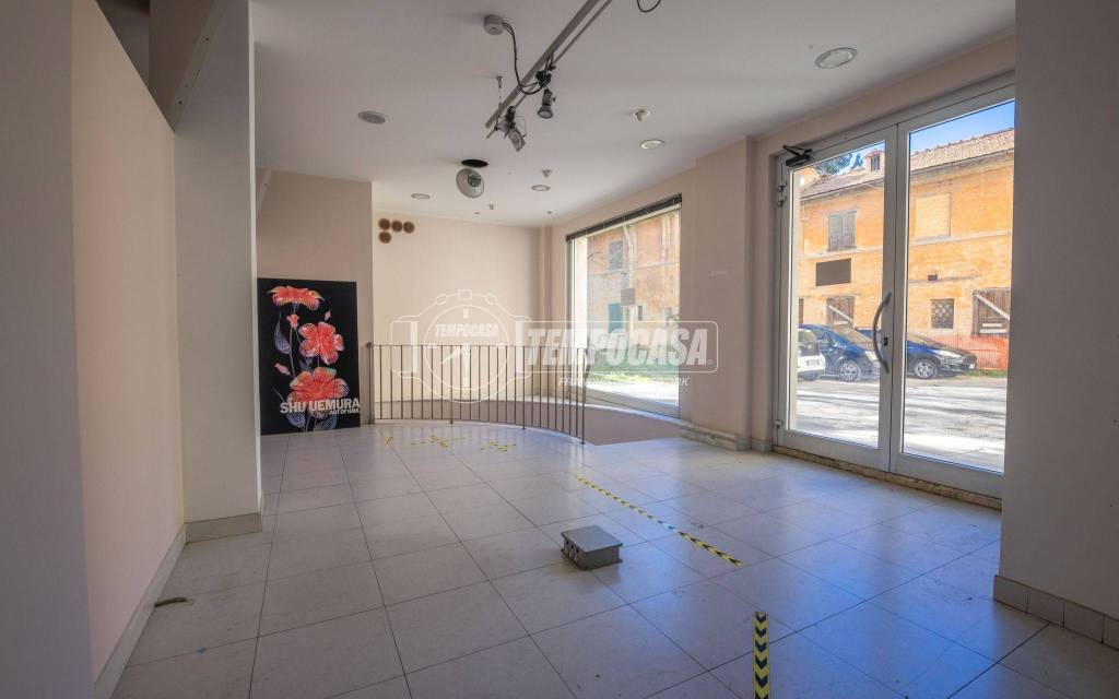 negozio in vendita a Macerata