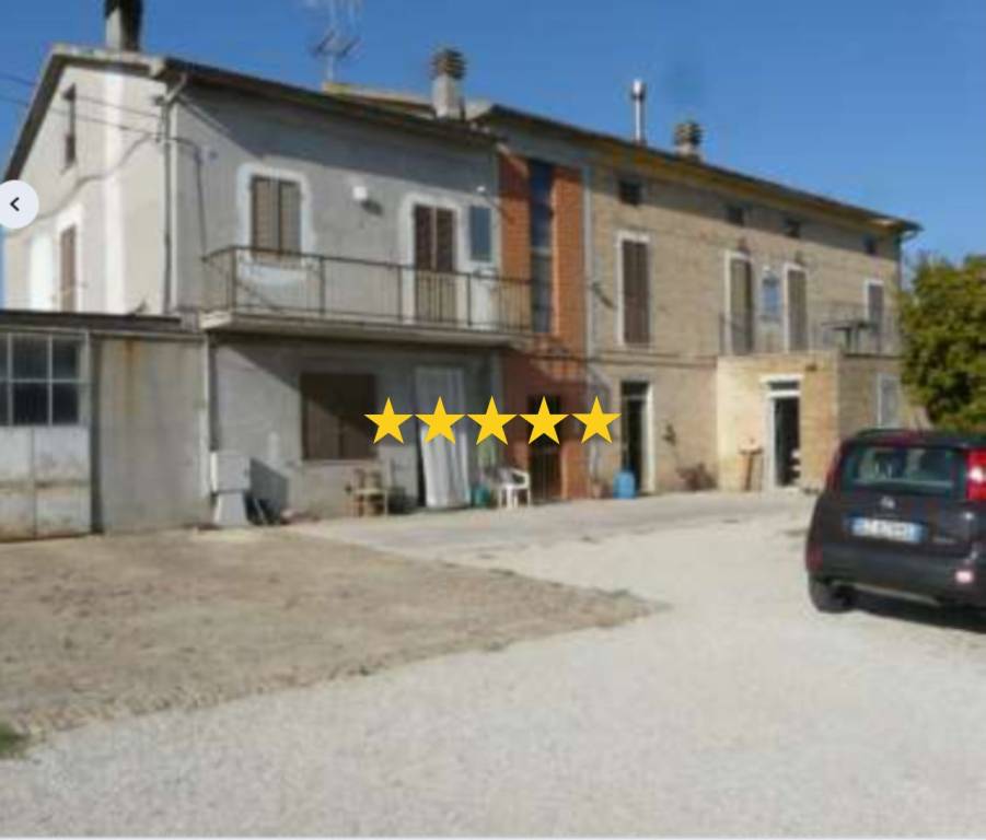 casa indipendente in vendita a Macerata