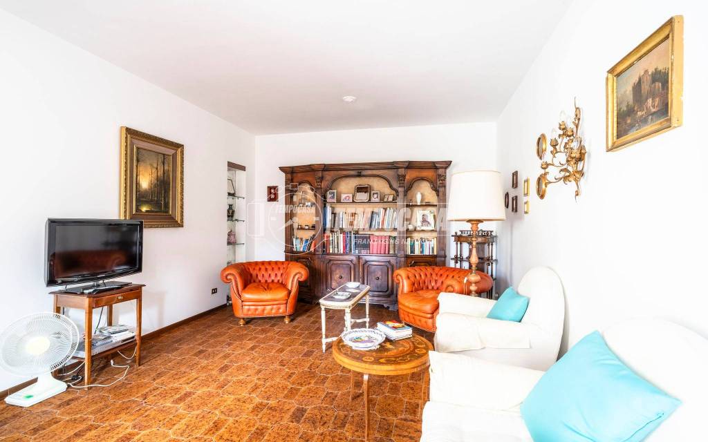 casa indipendente in vendita a Macerata