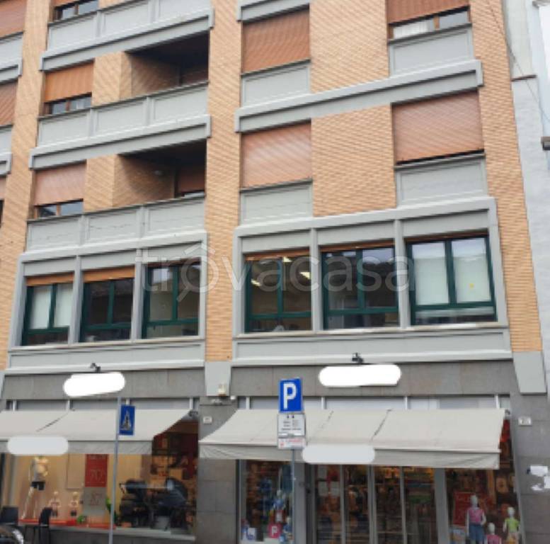 negozio in vendita a Macerata