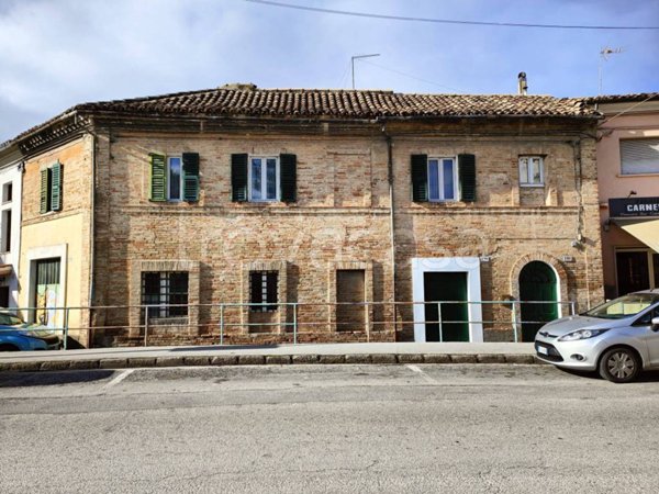casa indipendente in vendita a Macerata in zona Villa Potenza