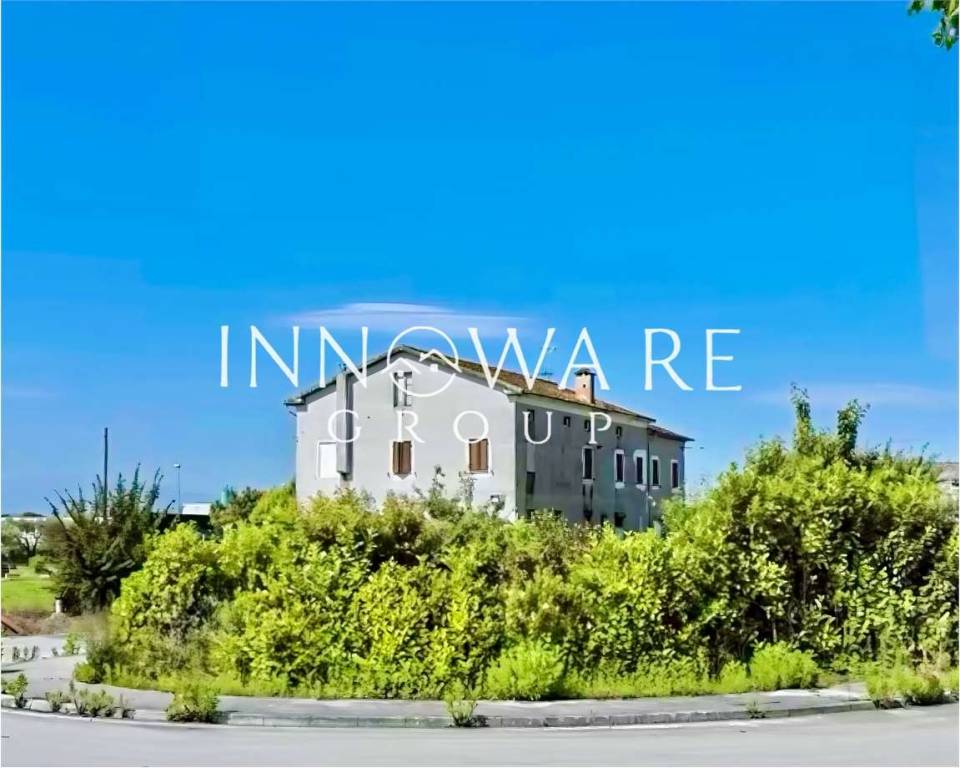 casa indipendente in vendita a Macerata in zona Piediripa