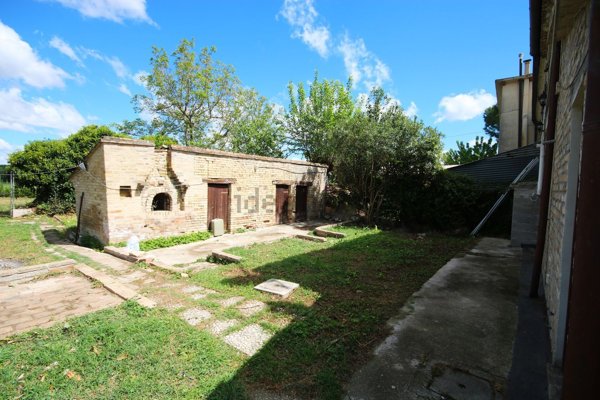 casa indipendente in vendita a Macerata