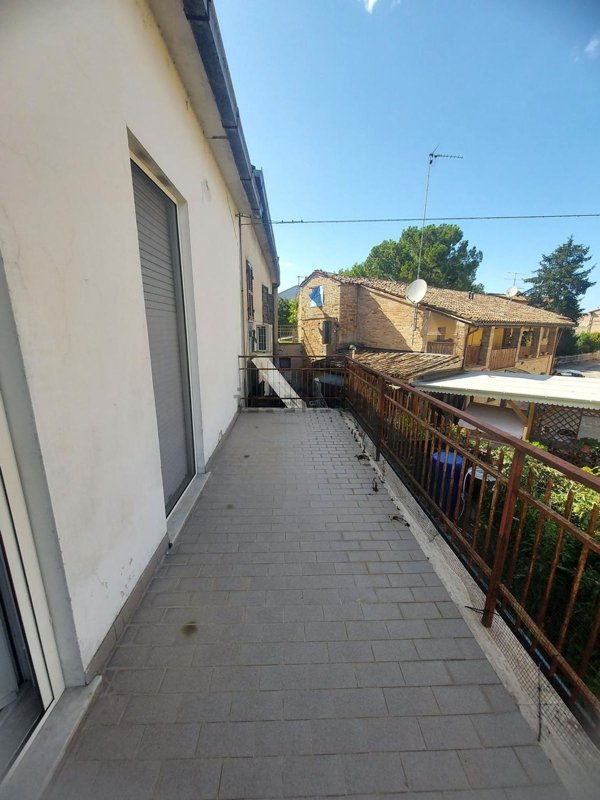 casa indipendente in vendita a Macerata in zona Villa Potenza