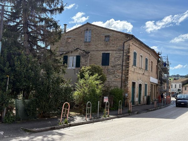 casa indipendente in vendita a Macerata in zona Villa Potenza