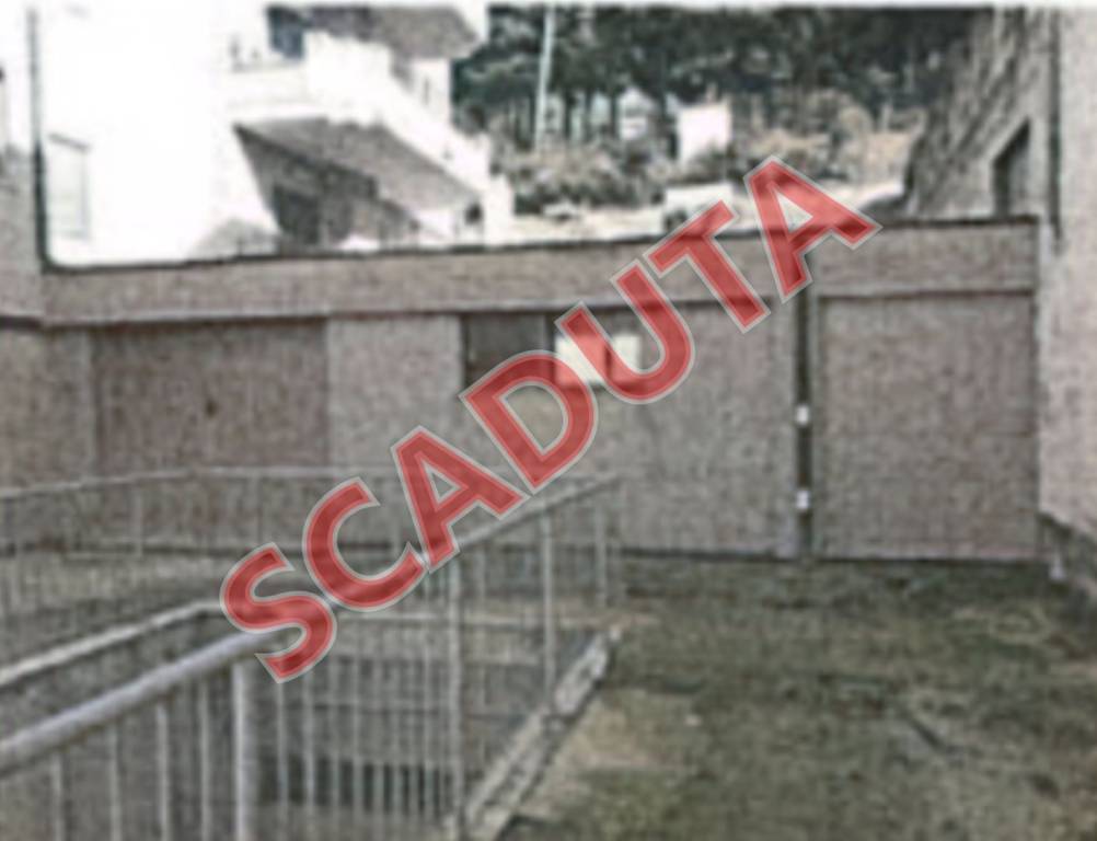 locale commerciale in vendita a Macerata