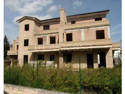 casa indipendente in vendita a Macerata in zona Villa Potenza