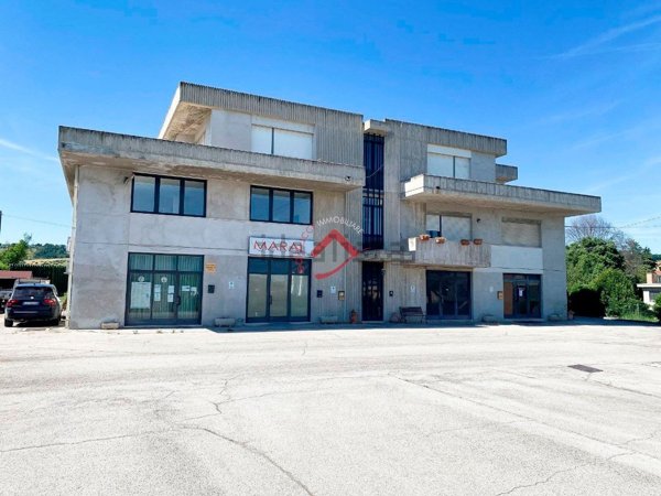 appartamento in vendita a Macerata in zona Piediripa