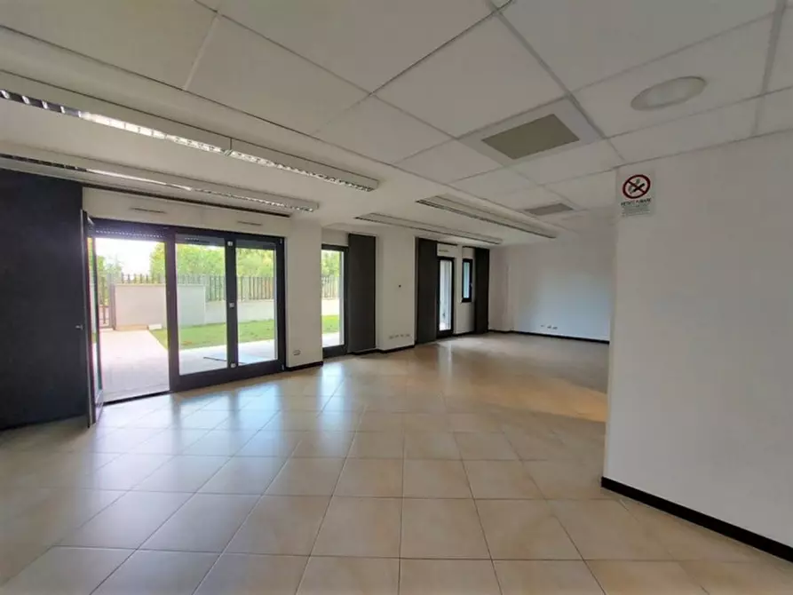 casa indipendente in vendita a Macerata in zona Villa Potenza