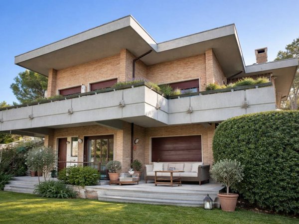 casa indipendente in vendita a Macerata