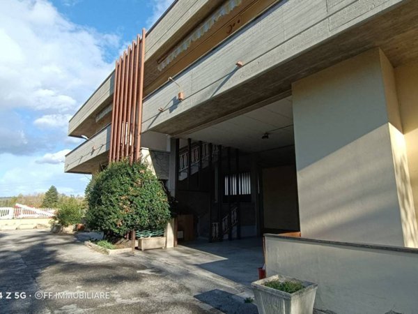 intera palazzina in vendita a Macerata in zona Villa Potenza