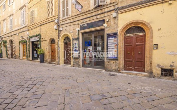 negozio in vendita a Macerata