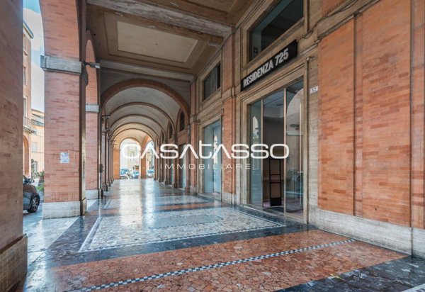 locale commerciale in vendita a Macerata