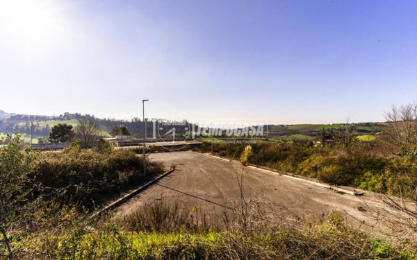 terreno agricolo in vendita a Macerata