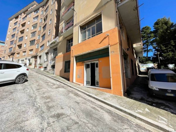negozio in vendita a Macerata