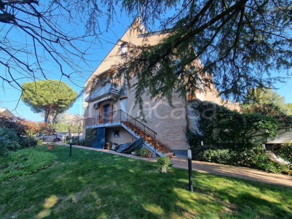 casa indipendente in vendita a Macerata