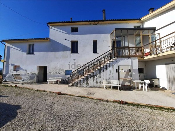 casa indipendente in vendita a Macerata in zona Villa Potenza