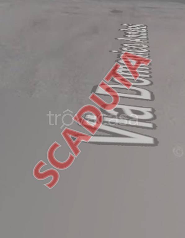 locale commerciale in vendita a Macerata in zona Piediripa