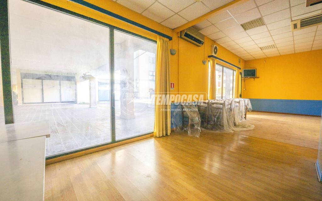 negozio in vendita a Macerata