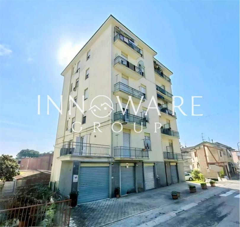 appartamento in vendita a Macerata in zona Piediripa