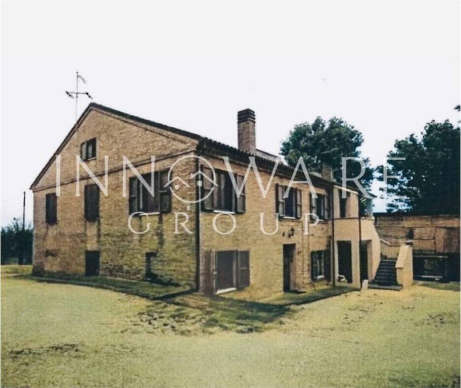 casa indipendente in vendita a Macerata