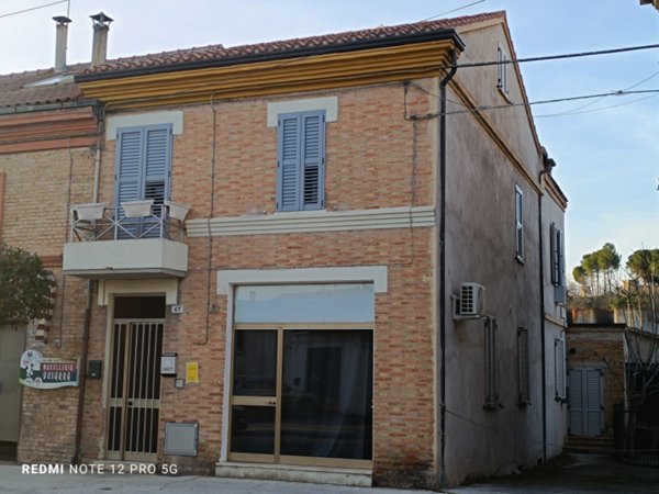 appartamento in vendita a Macerata in zona Sforzacosta