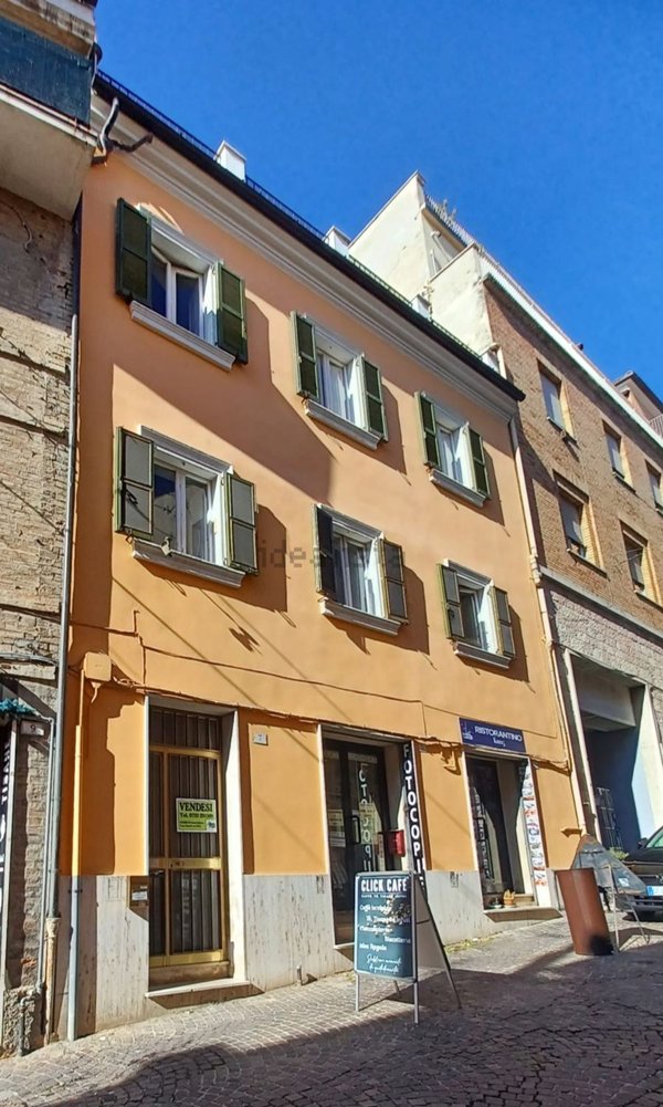 casa semindipendente in vendita a Macerata