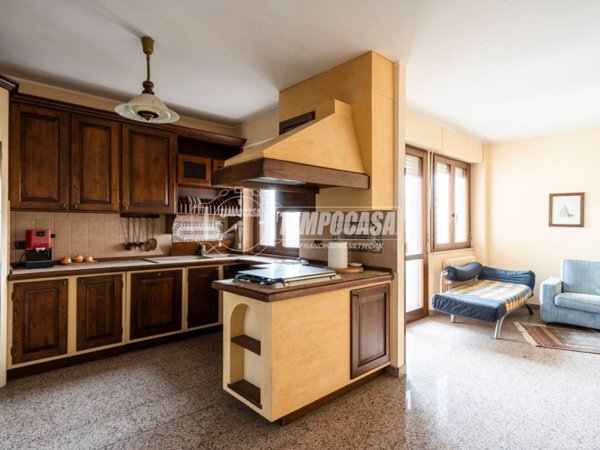 appartamento in vendita a Macerata in zona Piediripa