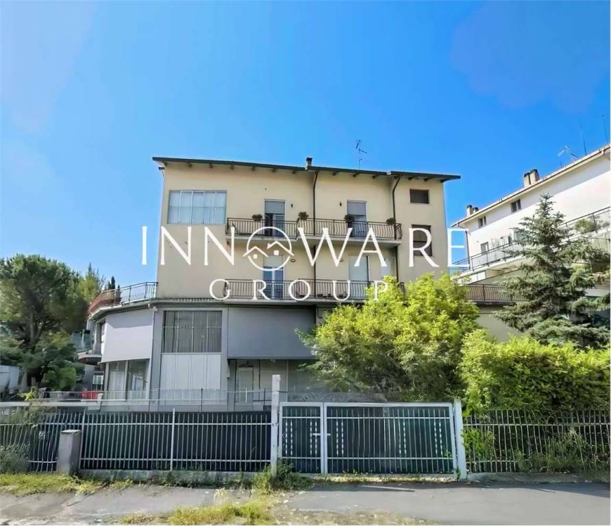 appartamento in vendita a Macerata in zona Piediripa