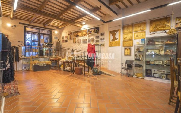 negozio in vendita a Macerata